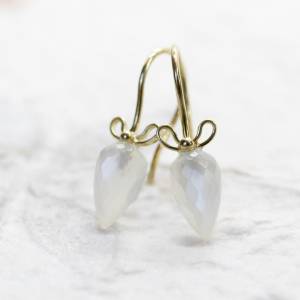 Ohrringe aus Gold 750 mit Mondstein Pampeln, kurze Ohrhänger, filigrane Goldschmiedearbeit Bild 4