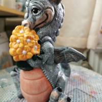 Süsses Drachenkind handgemalt Keramik Bild 3