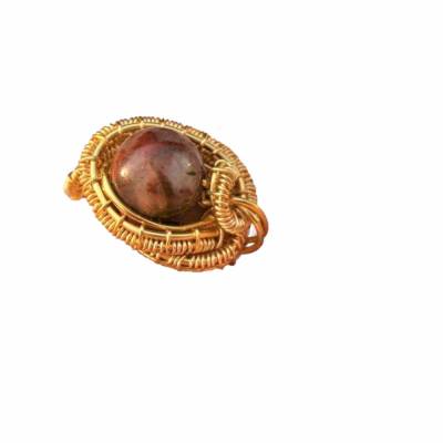 Ring braun grau mit Jaspis rotbraun in wirework Innendurchmesser etwa 17 Millimeter goldfarben als Drahtschmuck Größe 52