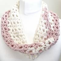 Sommer Loopschal - gehäkelter Rundschal aus Wolle - in weiß und rosa - locker und luftig - Schal für Damen oder Kinder Bild 2