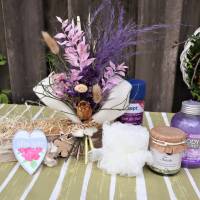 Wellness Set mit Trockenblumengesteck und Delikatesse, Geschenk Set, lila Bild 6