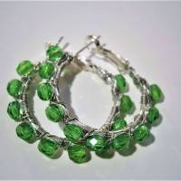 Funkelnde Ohrringe grün 35 Millimeter große Creolen handgemacht hippy look boho Klappcreolen Geschenk Bild 4