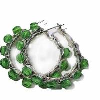 Funkelnde Ohrringe grün 35 Millimeter große Creolen handgemacht hippy look boho Klappcreolen Geschenk Bild 5