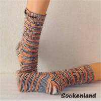 handgestrickte Socken, Strümpfe Gr. 38/39, Damensocken in apricot, schwarz und weiß, Einzelpaar Bild 1