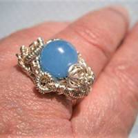Ring blau pastell handgemacht Größe 56 mit Quarz blau in wirework Innendurchmesser 18 Millimeter silberfarben Bild 3