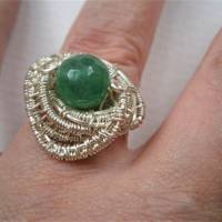 Ring grün mit Achat facettiert handgemacht Größe 58 Innendurchmesser 18,5 Millimeter in wirework silberfarben Unikat Bild 4