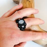 Makramee Ring mit weißem Labradorit und Edelstahl-Perlen, Muttertags-Geschenk Bild 2