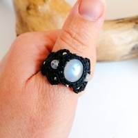 Makramee Ring mit weißem Labradorit und Edelstahl-Perlen, Muttertags-Geschenk Bild 3
