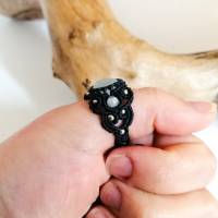 Makramee Ring mit weißem Labradorit und Edelstahl-Perlen, Muttertags-Geschenk Bild 4