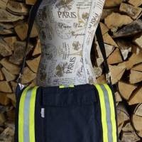 Upcycling- Messengerbag, Umhängetasche aus alter Feuerwehrkleidung Bild 1