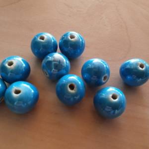 DRAHTORIA 10 x Perlen aus Keramik blau himmelblau jede ein Unikat 16 mm rund Kugel gebohrt Bild 3