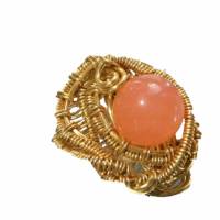 Ring orange handgemacht mit apricot Quarz in wirework goldfarben Größe 18 bis 19, Innendurchmesser 18,8 Millimeter Bild 2