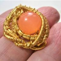 Ring orange handgemacht mit apricot Quarz in wirework goldfarben Größe 18 bis 19, Innendurchmesser 18,8 Millimeter Bild 4