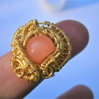 Ring pastell orange rosa handgemacht Größe 18 mit Innendurchmesser 18,2 Millimeter Unikat wirework goldfarben mit Quarz Bild 7