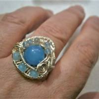 Ring hellblau handgemacht als Unikat verstellbar mit Achat blau in wirework silberfarben handgewebt Bild 3