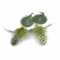 TRAUMFÄNGER Ohrringe und/oder Anhänger, fingergestrickt, Grün mit Federn, ab Bild 3