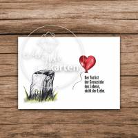 Trauerkarte Liebe ohne Grenze - eine Grußkarte mit Grenzstein und Herzluftballon - handgezeichnetes Motiv