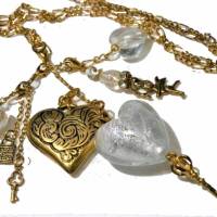 Lange Kette mit Herz Trio und Schlüssel weiß handgemacht als Boho Bettelkette goldfarben Valentinstagsgeschenk Bild 1