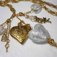Lange Kette mit Herz Trio und Schlüssel weiß handgemacht als Boho Bettelkette goldfarben Valentinstagsgeschenk Bild 2