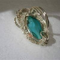 Ring pastell grün mint handgemacht mit Koralle rosa an Perlen um Lampworkglasperle in wirework verstellbar als Geschenk Bild 4