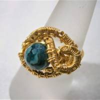 Ring mit petrol Achat blau facettiert in wirework goldfarben kleine Größe S 54 handgewebt Bild 3
