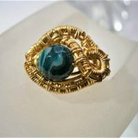 Ring mit petrol Achat blau facettiert in wirework goldfarben kleine Größe S 54 handgewebt Bild 6
