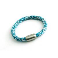 Blau-weisses Herrenarmband aus Segelertau/Seil mit Edelstahlverschluss Bild 1