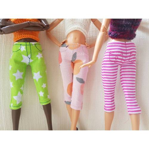 ITH Stickdatei Puppen Caprihose 13x18 Modepuppe, auf deutsch und englisch