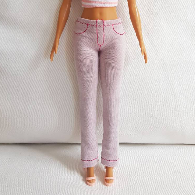 ITH Stickdatei Hose Bootcut Low Rise für kleine Puppen 13x18, Modepuppe, auf deutsch und englisch