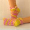 handgestrickte Socken, Kurzsocken, Sneakers in Gr. 40/41, Damensocken in neongelb, pink und weiß, Einzelpaar Bild 4