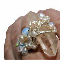 Ring pastell Kristallspitze handgemacht Einzelstück Perlen weiß wirework silberfarben crazy Bild 2