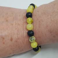 Ein Edelstein Armband mit  Lemon Jade, gelben Türkis & Lava bringt dich der Selbstverwirklichung näher. Bild 3