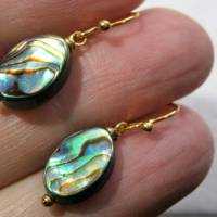 kleine Ohrringe Seeopal kleine Ovale Tropfen Abalone als Opal der Meere 9 x 12 Millimeter handgemacht in goldfarben Bild 8