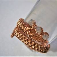 Ring taupe grau Kupfer hell handgewebt mit Mini Kristallen im Spiralring verstellbar rotgoldfarben Daumenring Bild 5