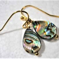 Ohrringe Seeopal kleine Tropfen Abalone 9 x 12 Millimeter als Opal der Meere handgemacht in goldfarben Bild 3