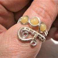 Ring mit Jade hellgrün im Spiralring handgewebt Paisley silberfarben boho chic wirework Daumenring Bild 8