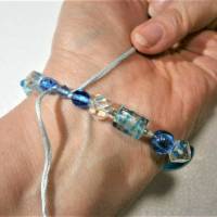 Armband blau türkis mit Lampworkperlen handgemacht zum hippy boho chic als Geschenk Bild 4