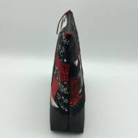 Kulturtasche, schwarz-rot im Patchwork-Stil kombiniert mit Kork Bild 4