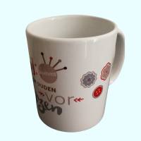 weiße Kaffee-Tasse mit kreativen Spruch zum Thema Nähen, dekorativ gestaltete Keramik-Tasse, spülmaschinengeeignet Bild 2