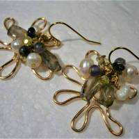Ohrringe pastell Perlen im Edelsteinmix handgemacht in goldfarben als Traube aus Peridot, Fluorit und Amethyst Bild 7
