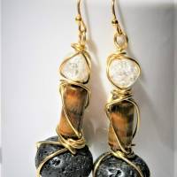 Ohrringe handgefertigt mit Tigerauge camel und Lava schwarz in wirework Schmuckmetall goldfarben Bild 3