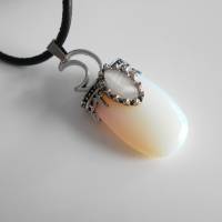 Großer Opal  mit Halbmond  , Halskette, Kette. Lederband Bild 4