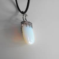 Großer Opal  mit Halbmond  , Halskette, Kette. Lederband Bild 6