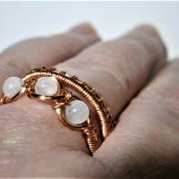 Ring handgemacht mit Mondstein im plus size Spiralring Kupfer rosegoldfarben wirework Daumenring Bild 2