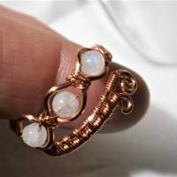 Ring handgemacht mit Mondstein im plus size Spiralring Kupfer rosegoldfarben wirework Daumenring Bild 4