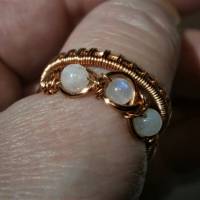 Ring handgemacht mit Mondstein im plus size Spiralring Kupfer rosegoldfarben wirework Daumenring Bild 6