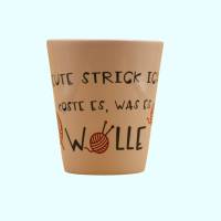 für alle Woll-Liebhaber,liebevoll gestaltete Kaffee-Tasse zum Thema Wolle und Stricken, kreative Keramik-Tasse Bild 1