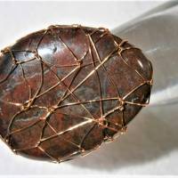 Ring mit 30 x 36 Millimeter großem Stein rotbraun Jaspis verstellbar handgewebt in wirework Kupfer Bild 3