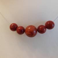 Kette aus polierten Schaumkoralle Perlen rot Bild 1