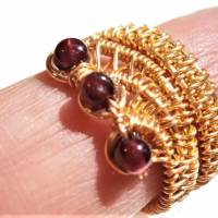 Ring handgewebt Granat poliert Spiralring verstellbar goldfarben wirework Daumenring Bild 2
